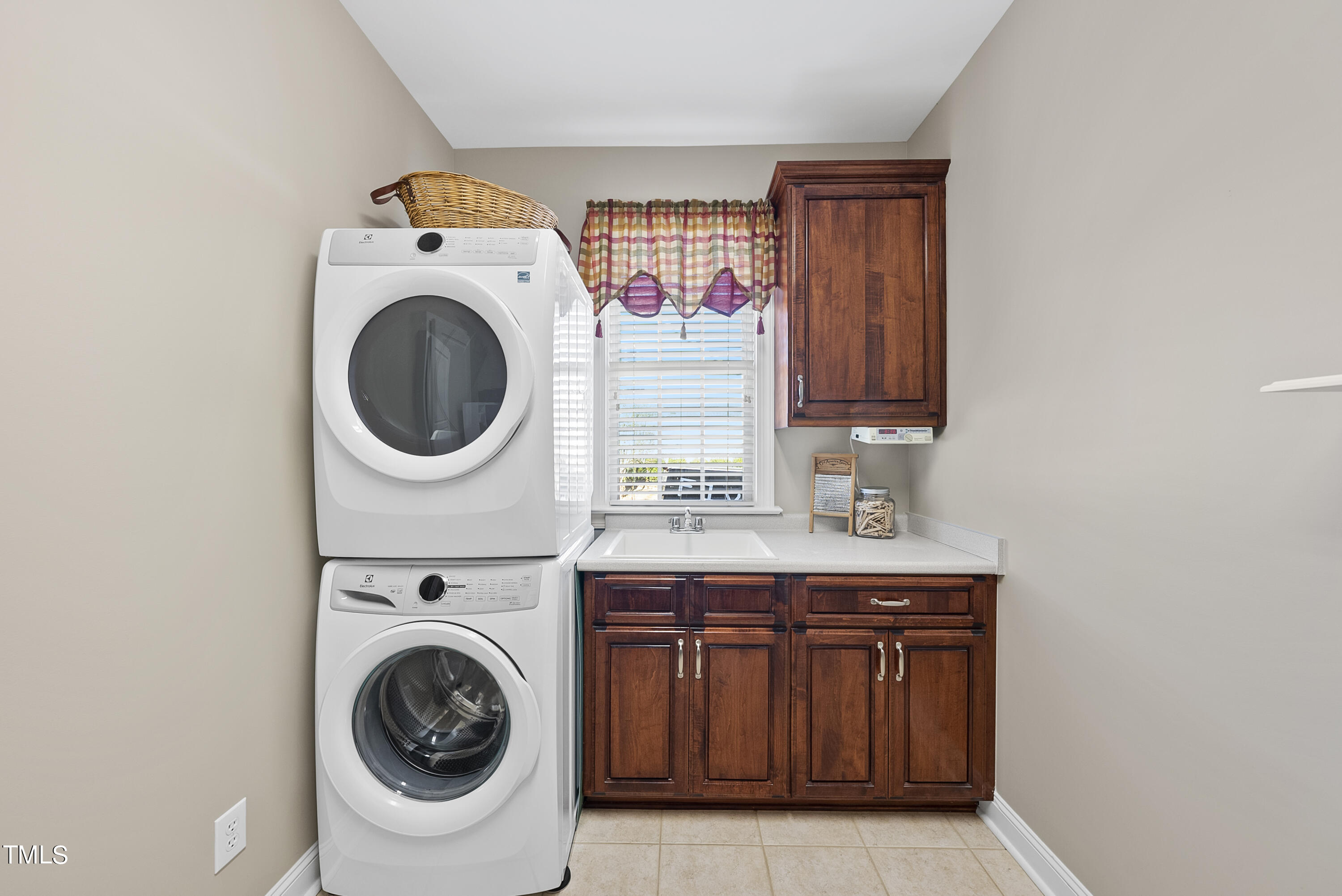 12740 Rosalie Street Raleigh, NC 27614 - Photo 41 of 43 3Laundry