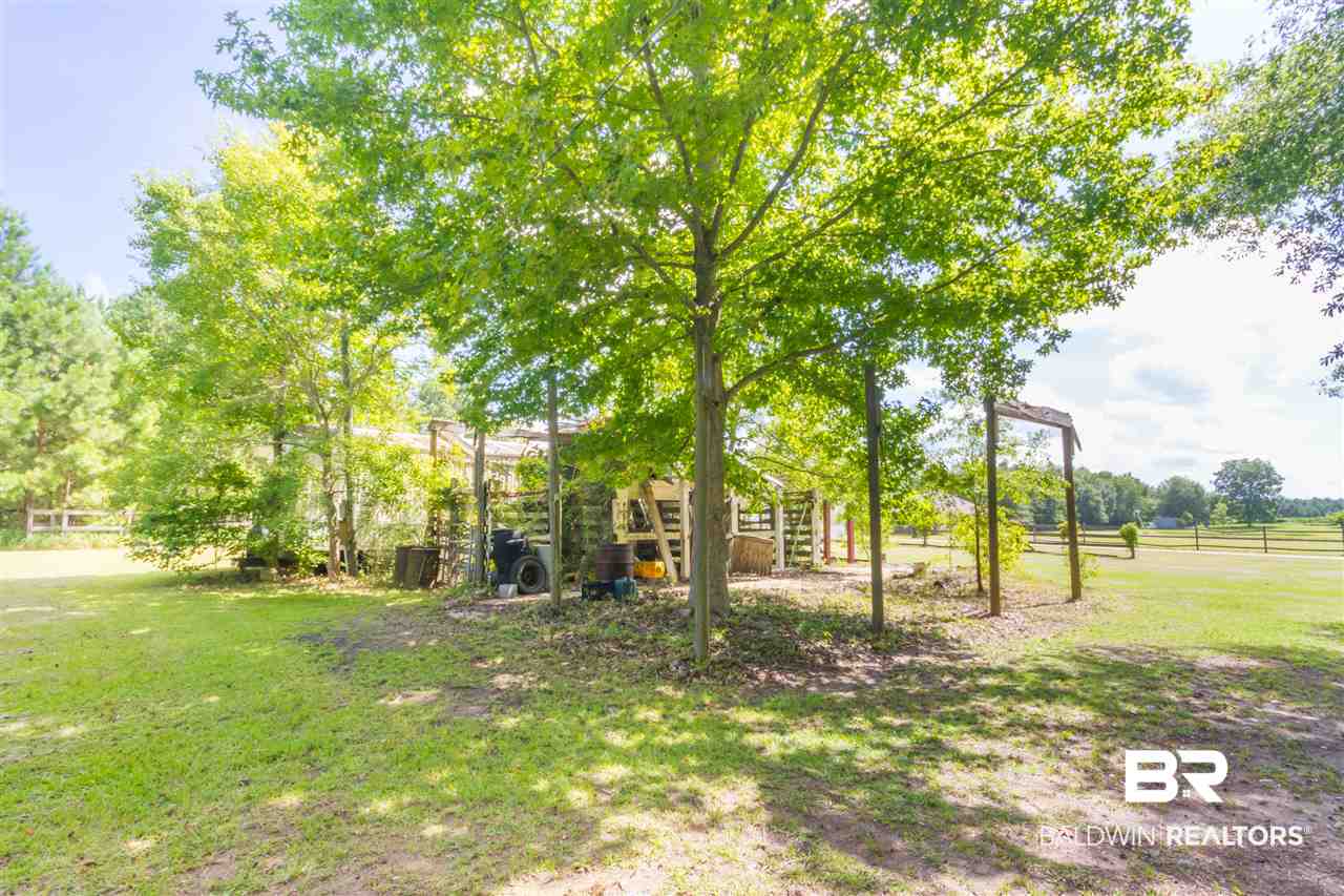 17155 Bemis Lane Elberta, AL 36530 - Photo 23 of 29 Horse Stable Potential