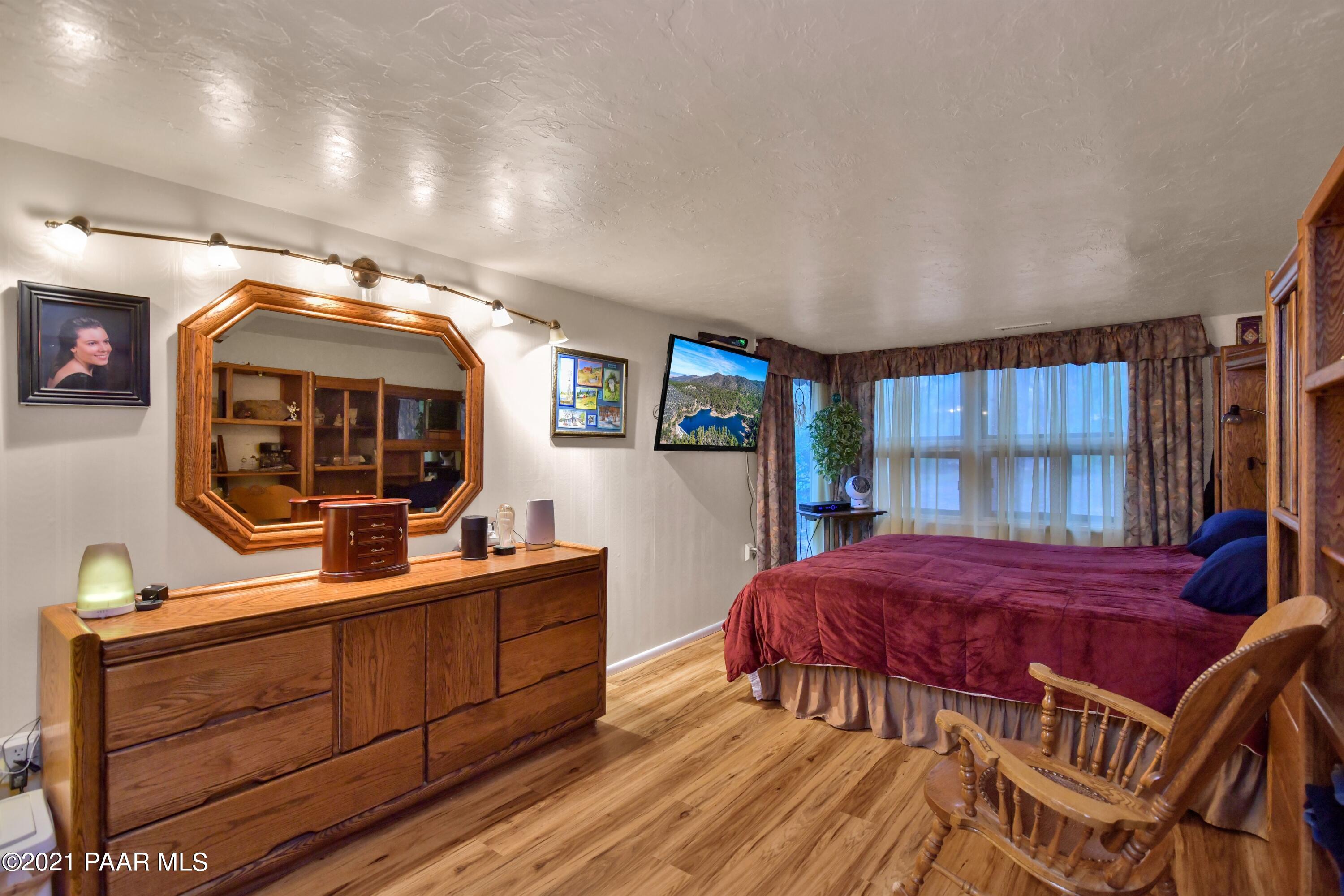 915 Middlebrook Road Prescott, AZ 86303 - Photo 14 of 32 014_Owners Suite