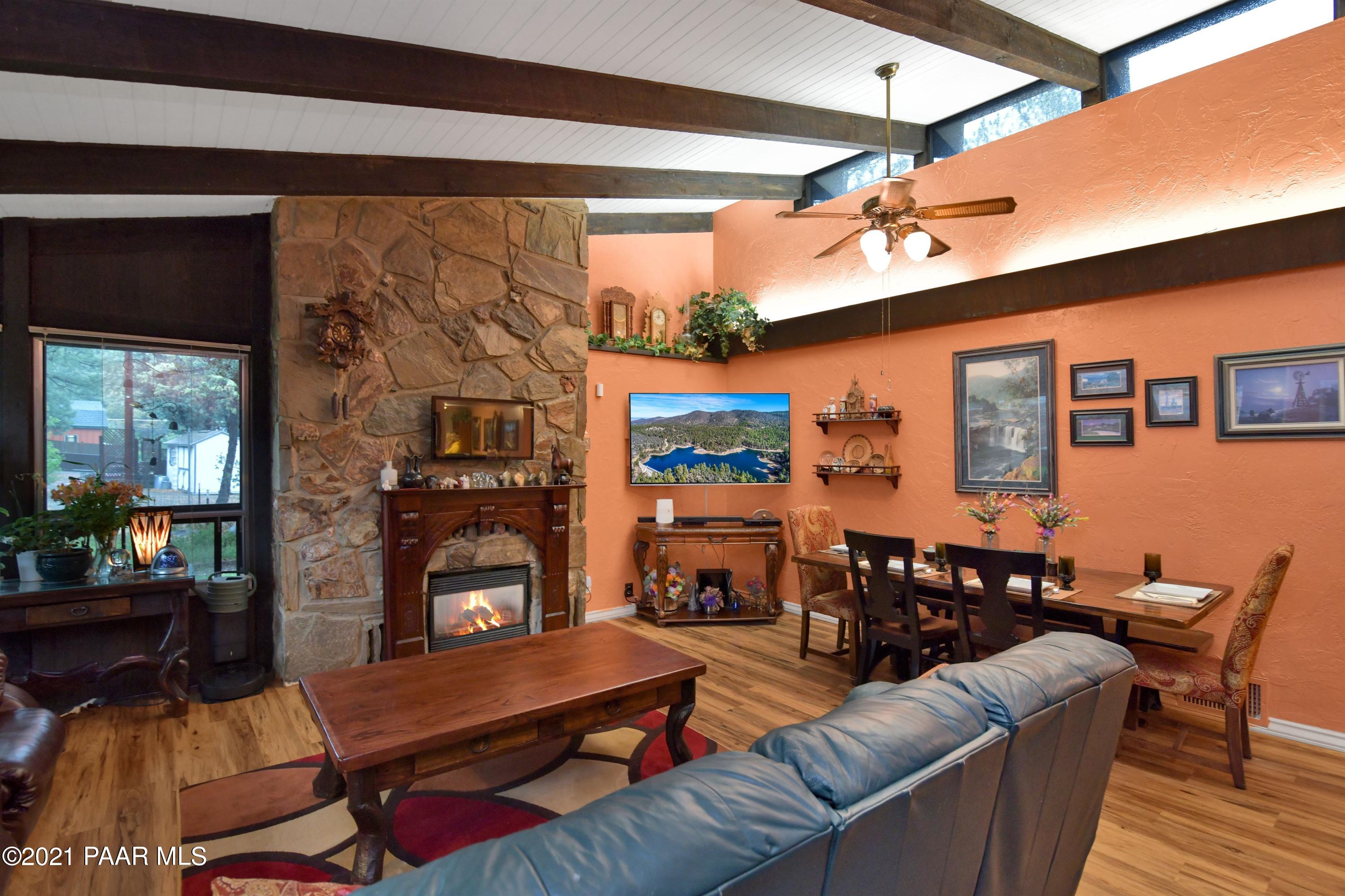 915 Middlebrook Road Prescott, AZ 86303 - Photo 4 of 32 004_Living Room