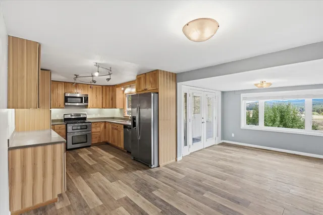 $650,000 | 8920 East Schwachtgen Branch Road, Chattaroy, WA 99003