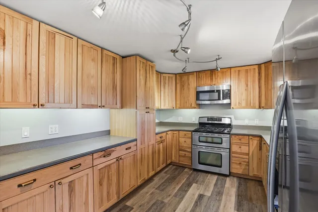 $650,000 | 8920 East Schwachtgen Branch Road, Chattaroy, WA 99003