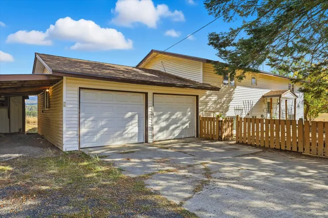 $650,000 | 8920 East Schwachtgen Branch Road, Chattaroy, WA 99003