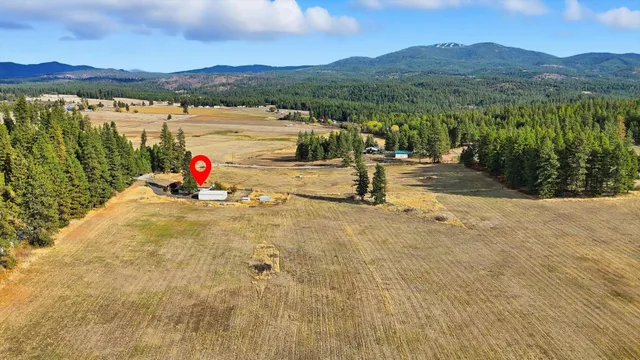 $650,000 | 8920 East Schwachtgen Branch Road, Chattaroy, WA 99003