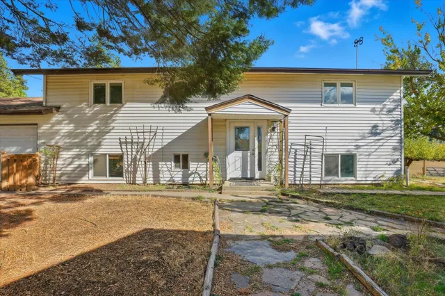 $650,000 | 8920 East Schwachtgen Branch Road, Chattaroy, WA 99003