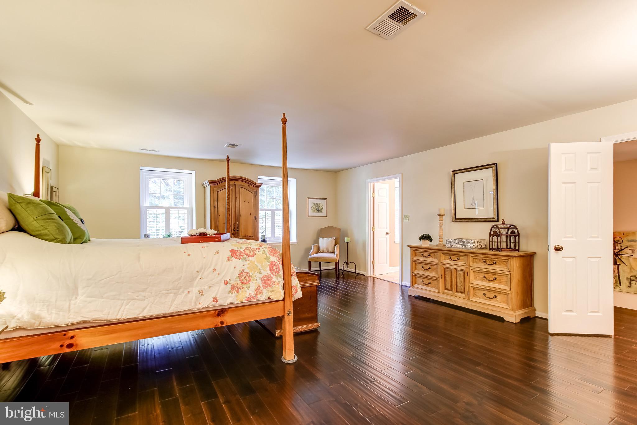11941 Riders Lane Reston, VA 20191 - Photo 27 of 50