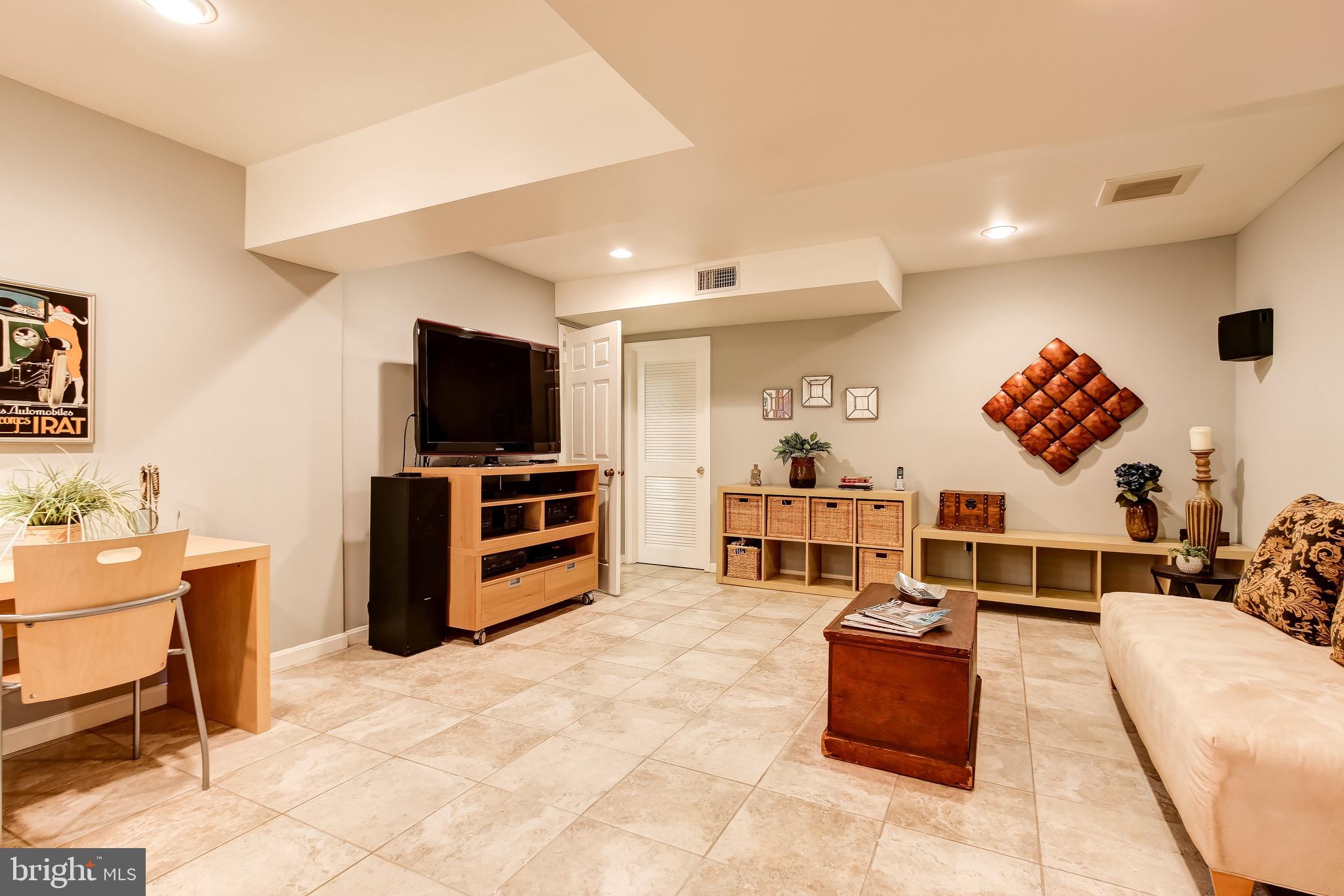 11941 Riders Lane Reston, VA 20191 - Photo 45 of 50