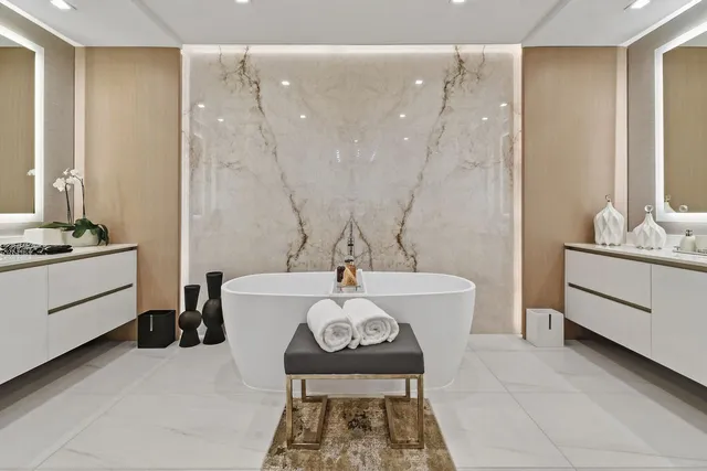 $4,100,000 | 2200 PGA Boulevard, Unit 211, Palm Beach Gardens, FL 33408