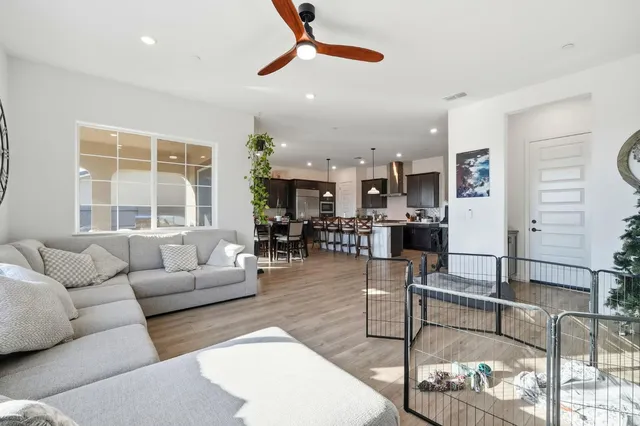 $1,100,000 | 5057 Brooks Circle, Folsom, CA 95630