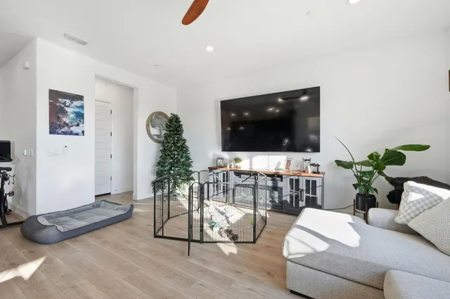 $1,100,000 | 5057 Brooks Circle, Folsom, CA 95630