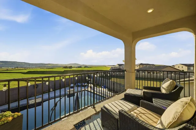 $1,100,000 | 5057 Brooks Circle, Folsom, CA 95630