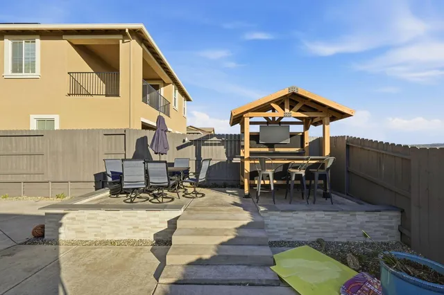 $1,100,000 | 5057 Brooks Circle, Folsom, CA 95630