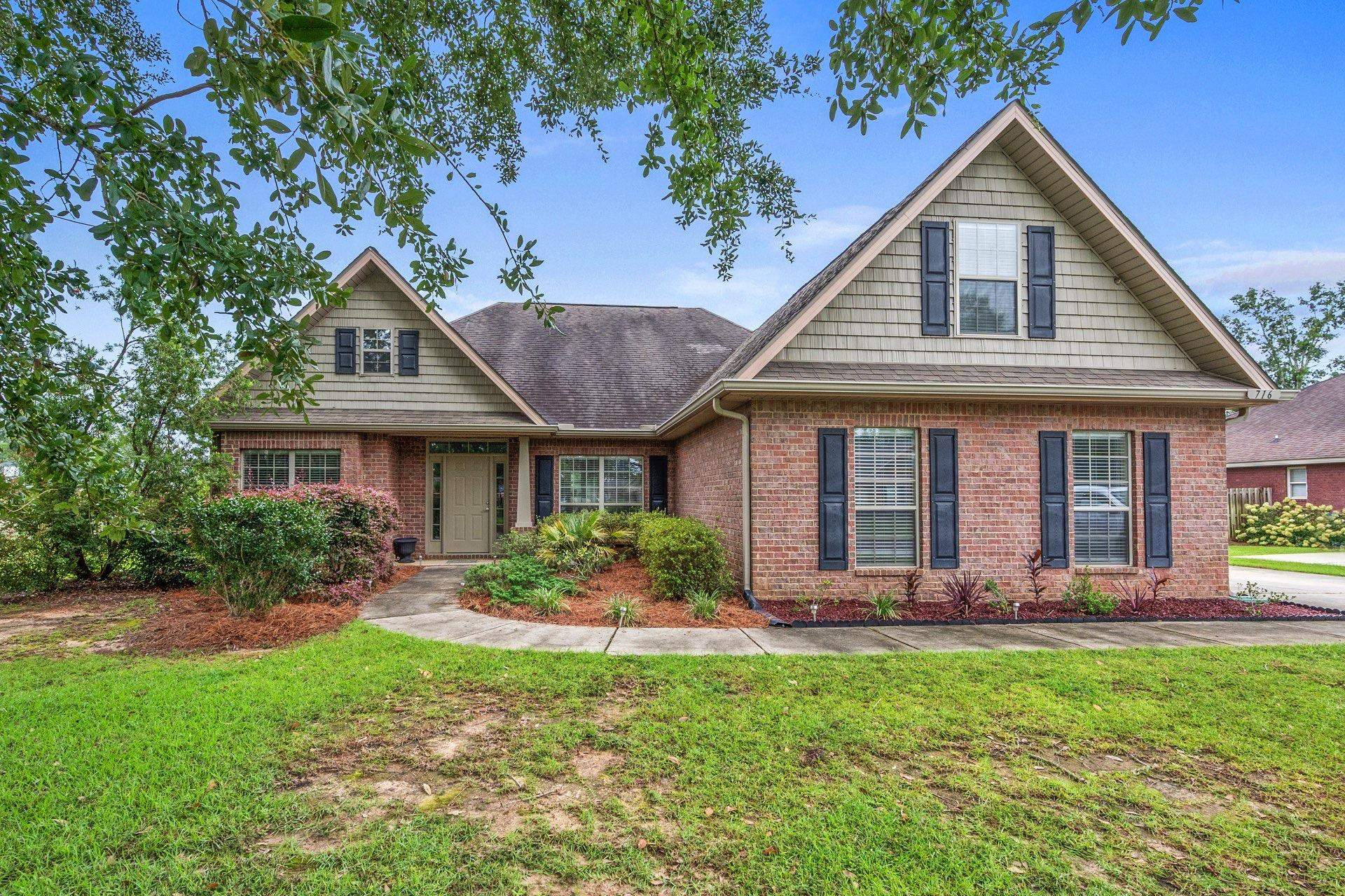716 Edinburgh Avenue Foley, AL 36535 - Photo 1 of 25
