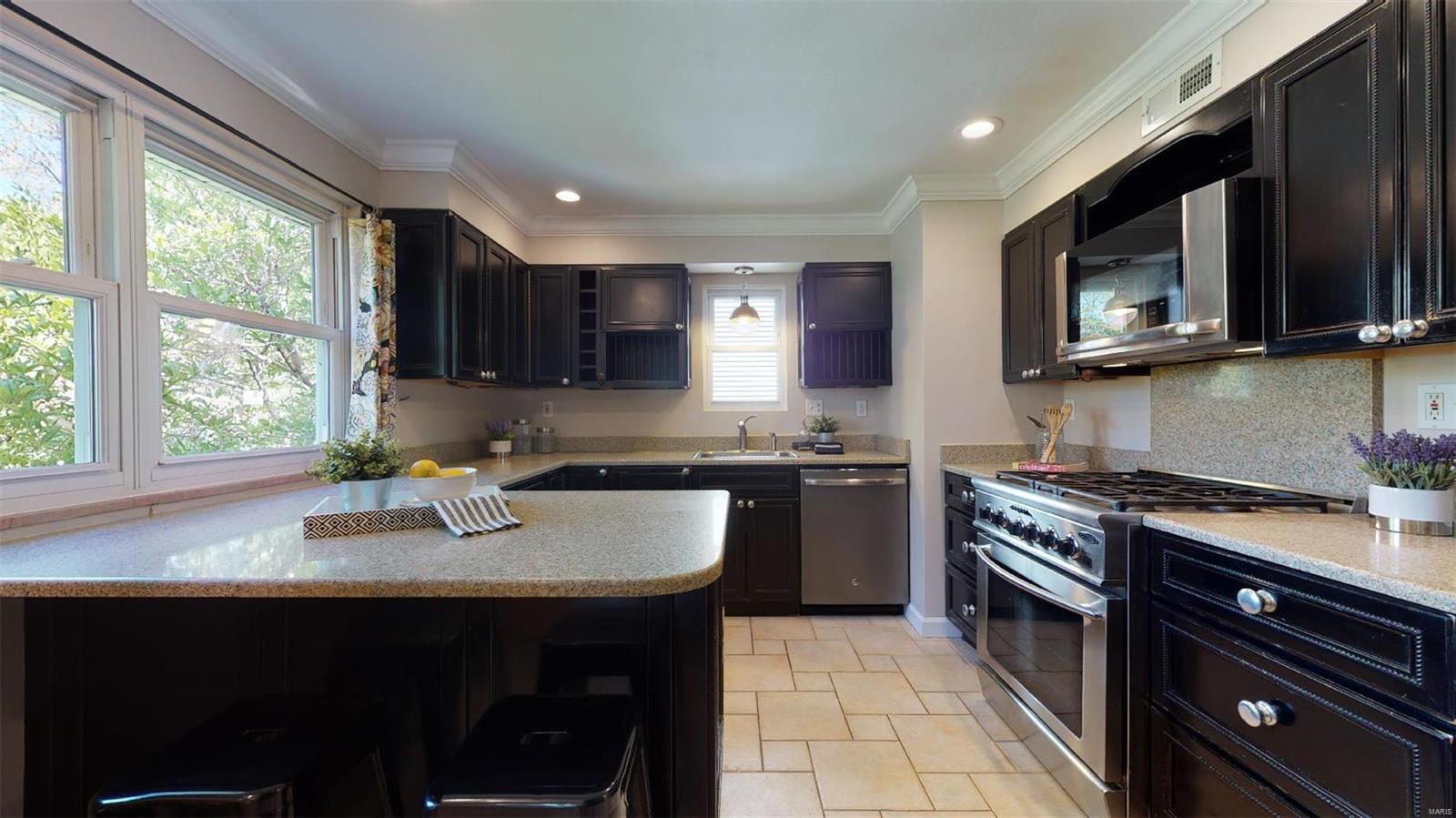 646 South Berry Road St. Louis, MO 63122 - Photo 14 of 77 Gallery Image 14