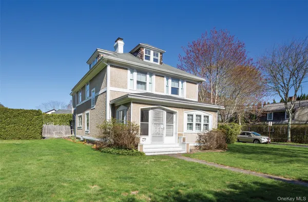 $3,325,000 | 80 Lewis Street, Southampton, NY 11968