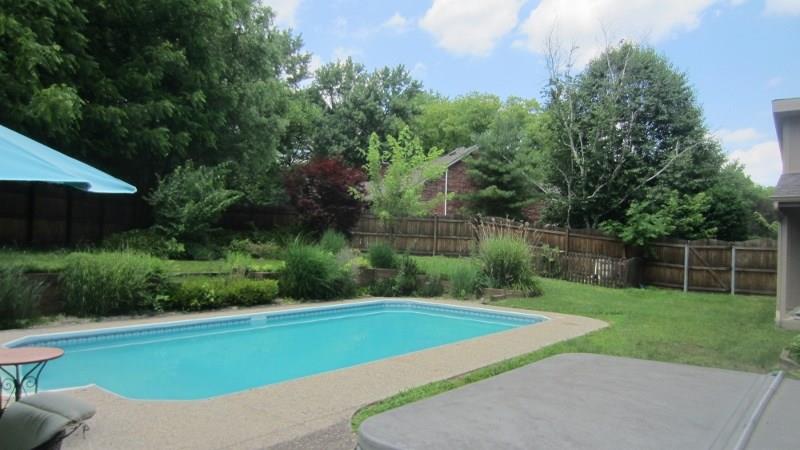 8316 Claridge Road Indianapolis, IN 46260 - Photo 17 of 19 Gallery Image 17