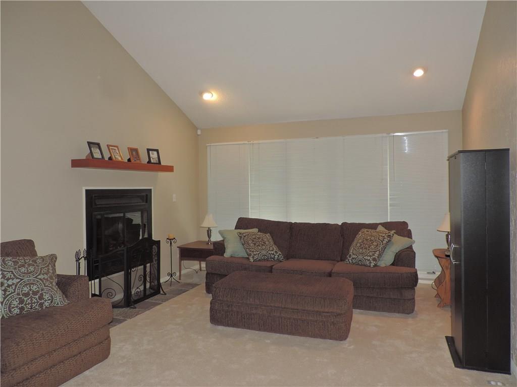 8316 Claridge Road Indianapolis, IN 46260 - Photo 5 of 19 Gallery Image 5
