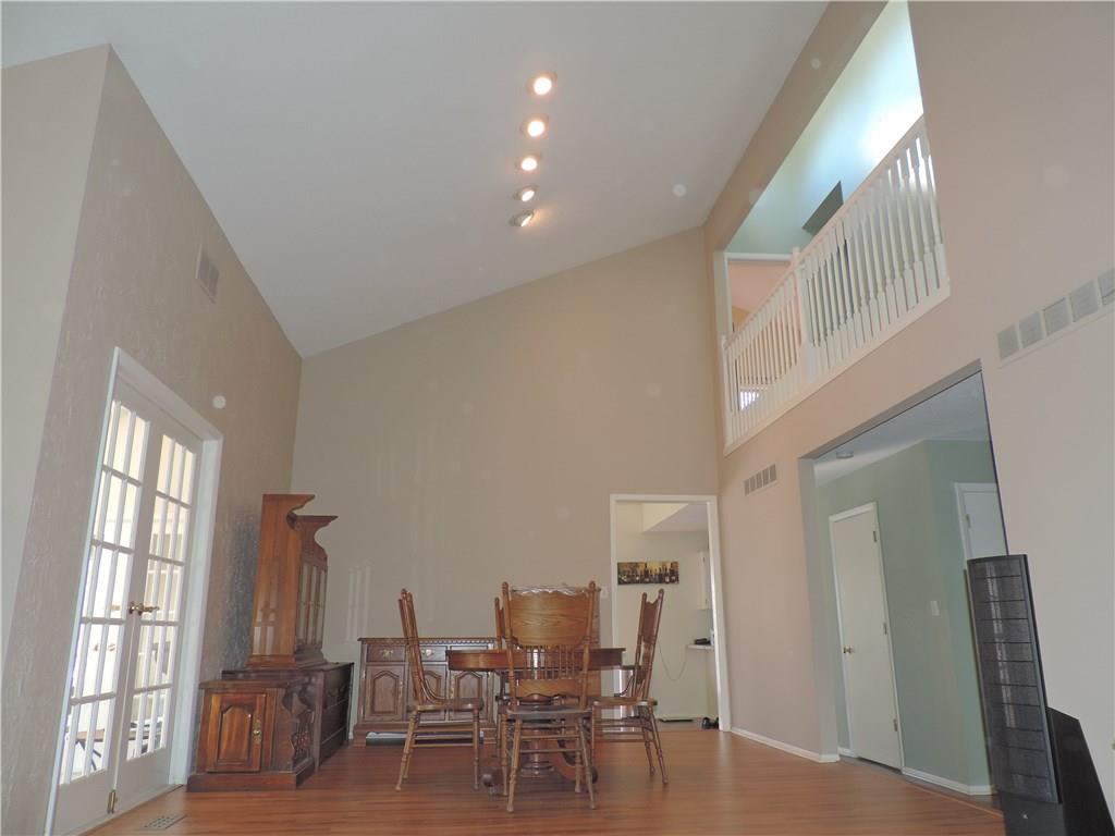 8316 Claridge Road Indianapolis, IN 46260 - Photo 9 of 19 Gallery Image 9