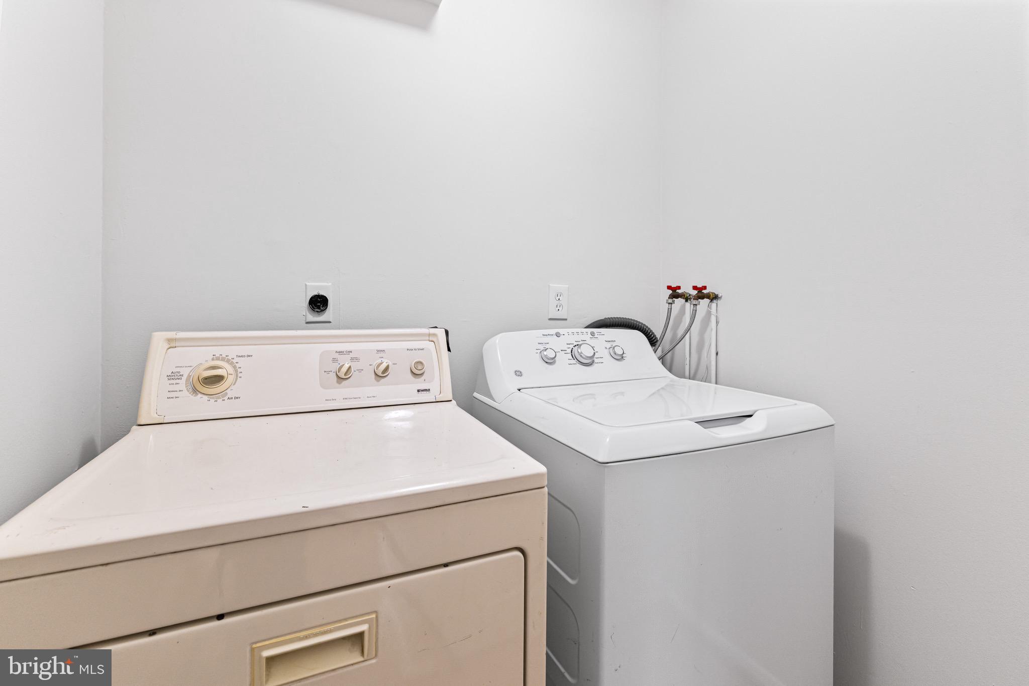 22 Fitzwatertown Road, Unit C8 Willow Grove, PA 19090 - Photo 14 of 26 1st Floor Laundry