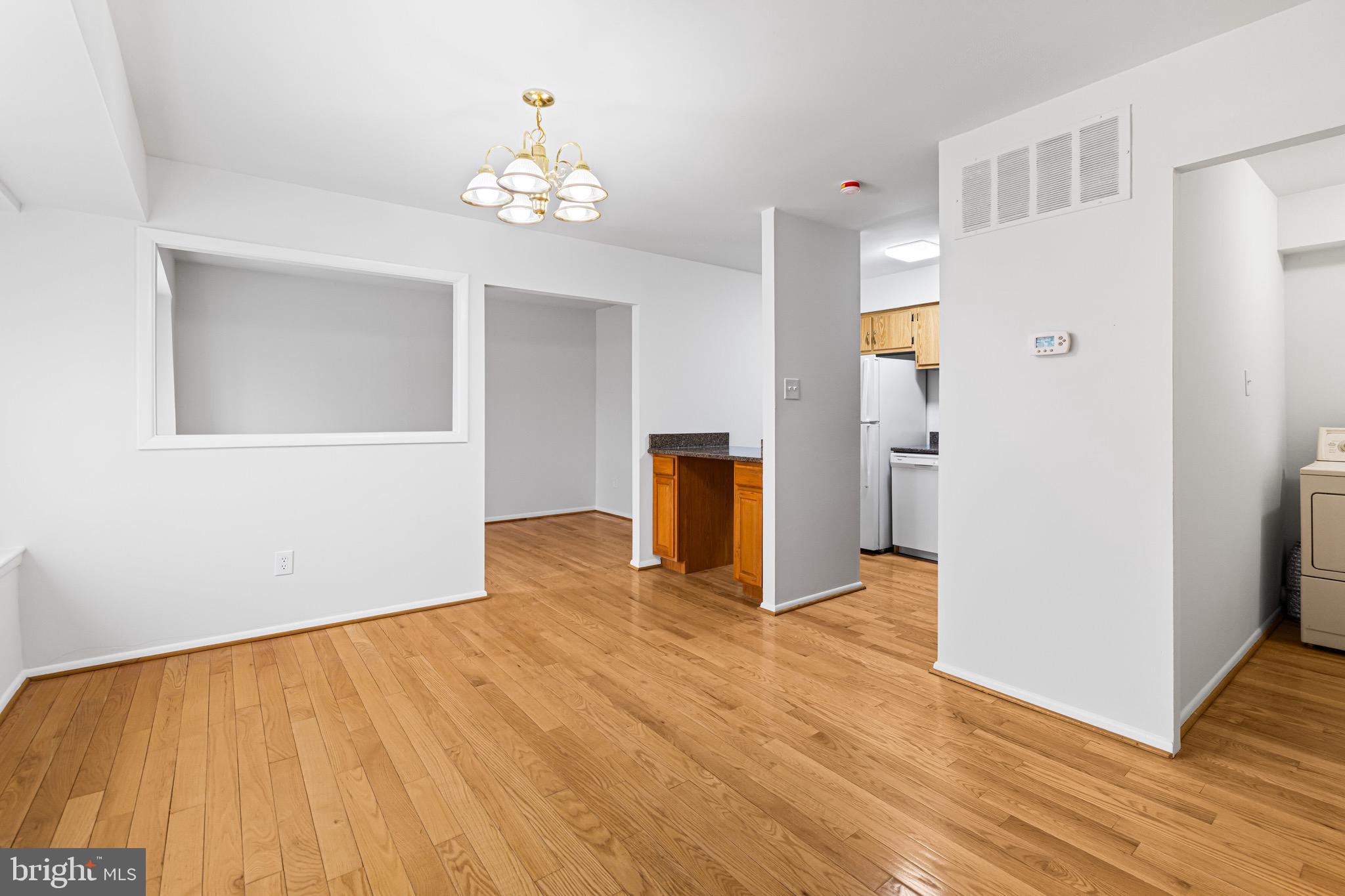 22 Fitzwatertown Road, Unit C8 Willow Grove, PA 19090 - Photo 8 of 26 Dining Area