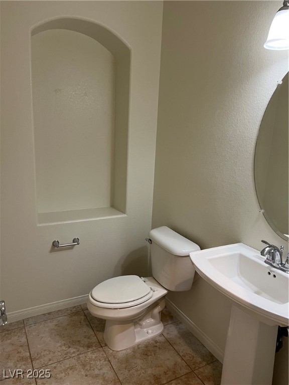 6386 Screaming Eagle Avenue Las Vegas, NV 89139 - Photo 12 of 27 Half bathroom, downstairs