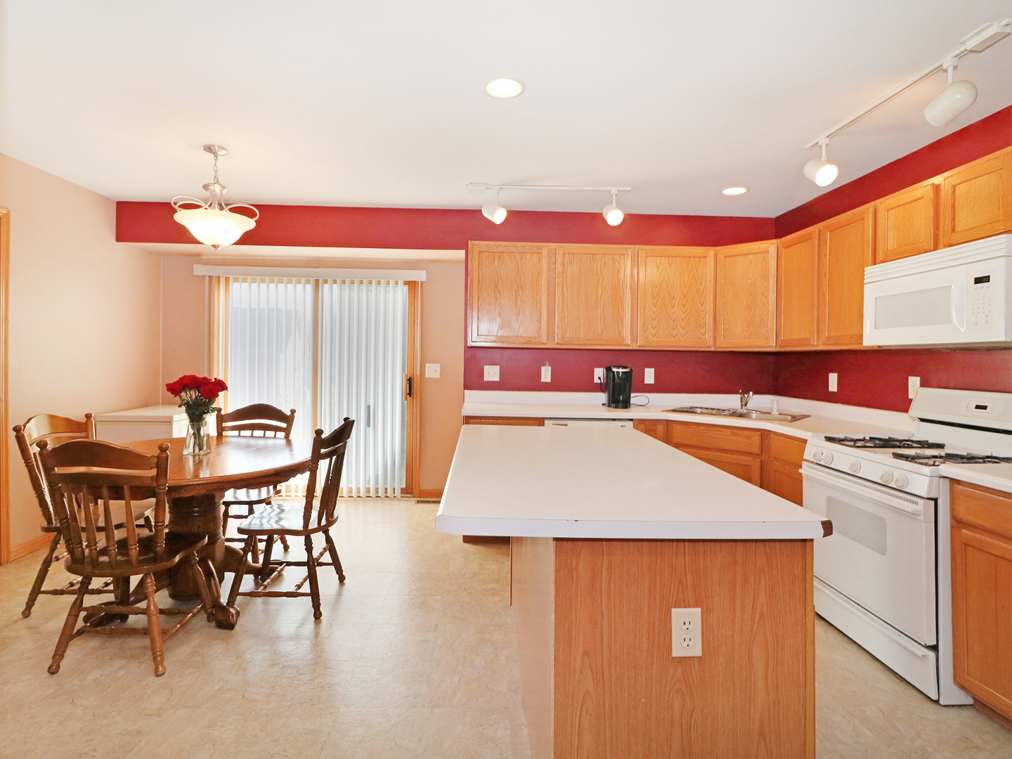 714 Cedar Lane Genoa, IL 60135 - Photo 4 of 15