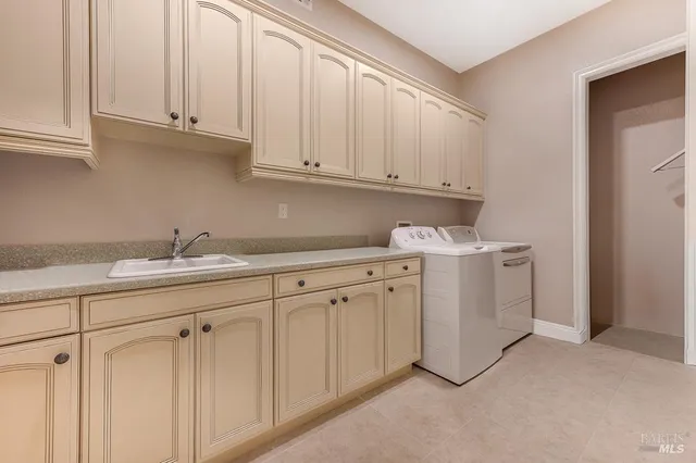 $2,850,000 | 115 Stone Tree Lane, Novato, CA 94945