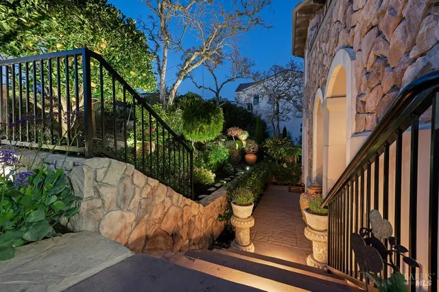 $2,850,000 | 115 Stone Tree Lane, Novato, CA 94945