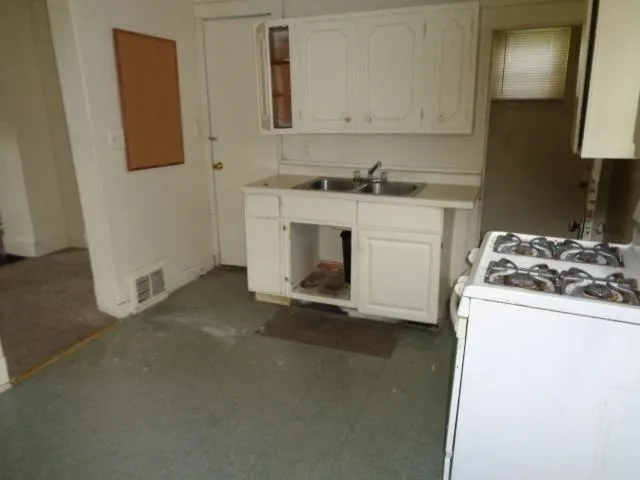 $70,000 | 444 Forest Avenue, Rockford, IL 61101