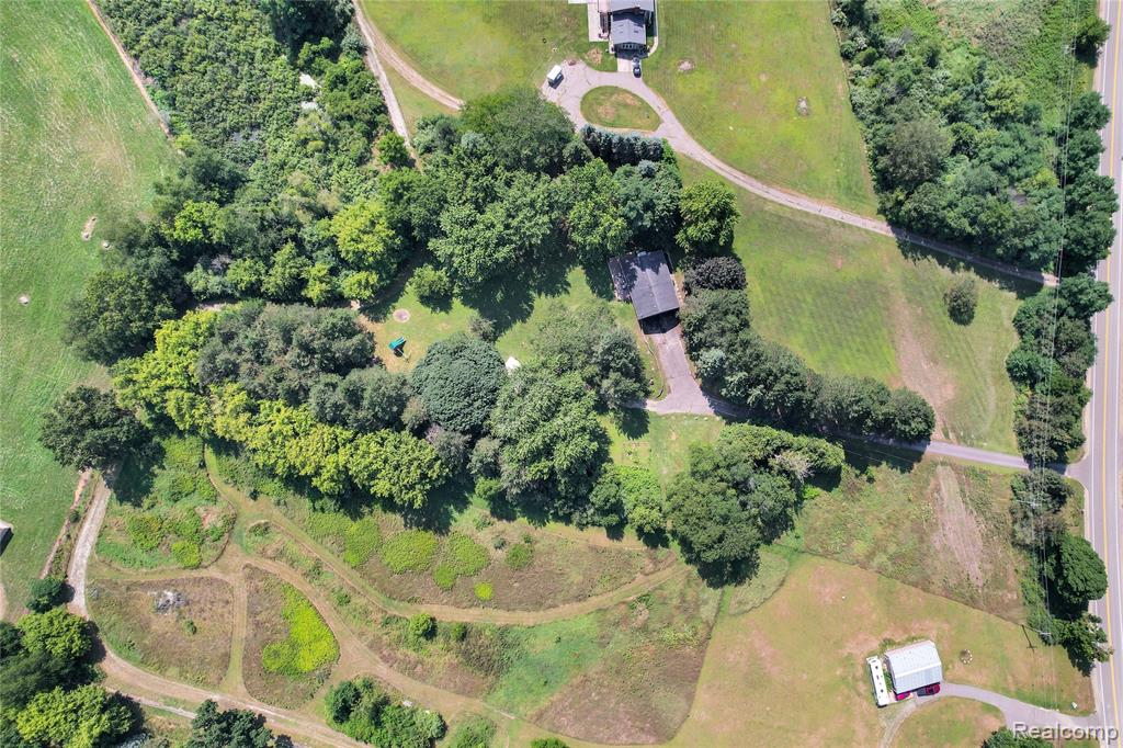 1711 Chilson Road Howell, MI 48843 - Photo 33 of 36