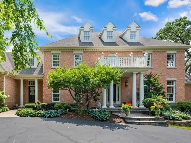 $935,000 | 6418 Carrie Court, Crystal Lake, IL 60014