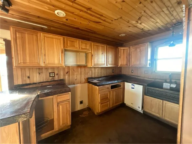 $95,000 | 406 Catherine Street, Cherryvale, KS 67335