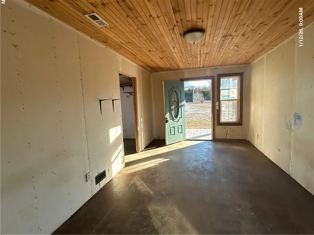 $95,000 | 406 Catherine Street, Cherryvale, KS 67335