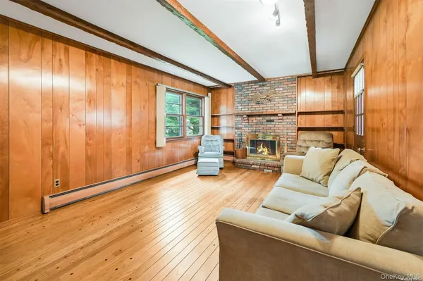 $6,500 | 5 Bronze Court, Huntington, NY 11743