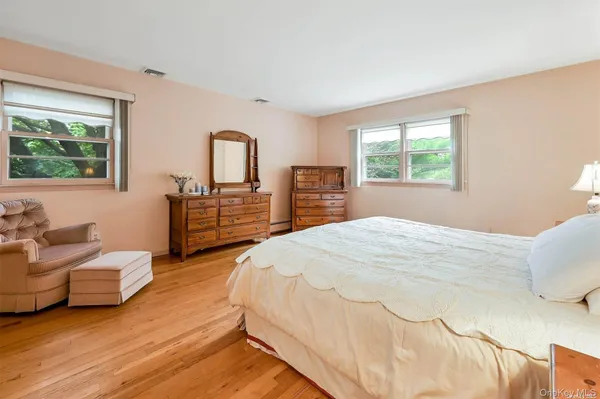 $6,500 | 5 Bronze Court, Huntington, NY 11743