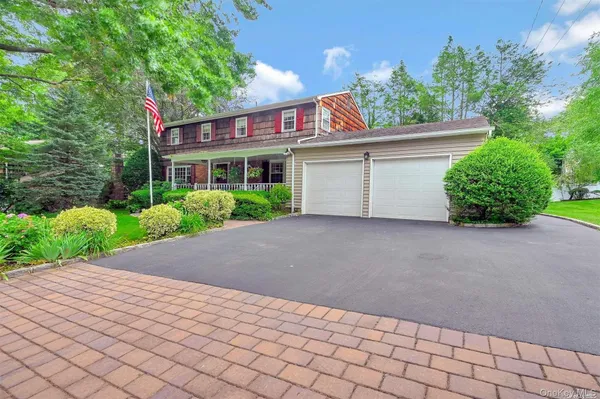 $6,500 | 5 Bronze Court, Huntington, NY 11743