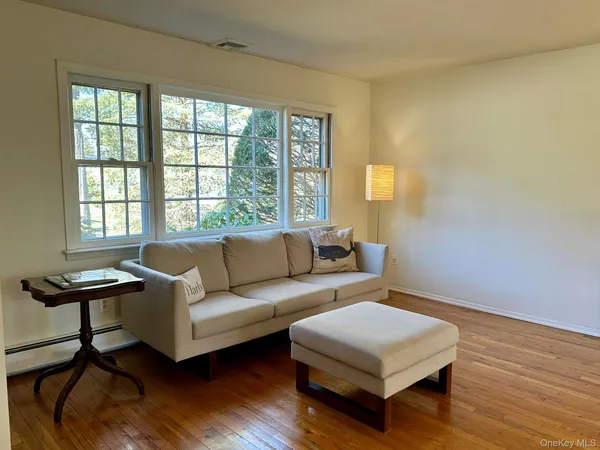 $6,500 | 5 Bronze Court, Huntington, NY 11743