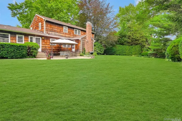 $6,500 | 5 Bronze Court, Huntington, NY 11743