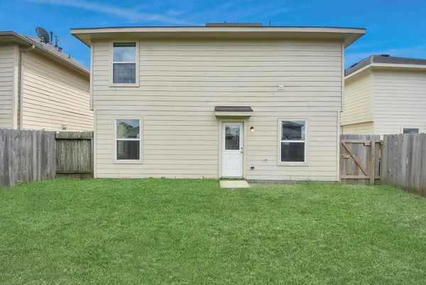 $2,000 | 882 Darbydale Crossing Lane, Houston, TX 77090