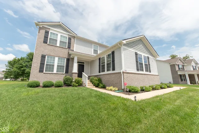 $485,000 | 7042 Pinnacle Drive, Columbus, IN 47201