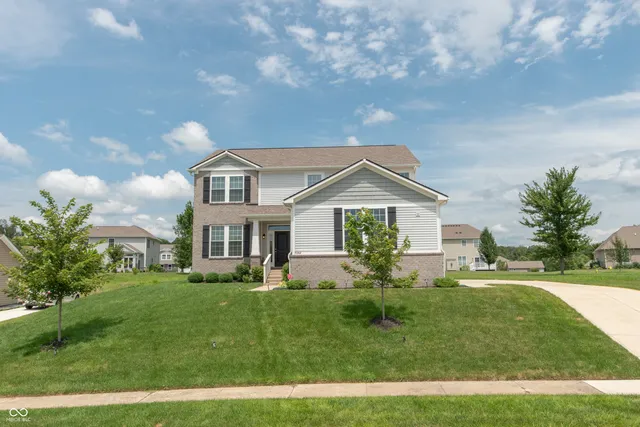 $485,000 | 7042 Pinnacle Drive, Columbus, IN 47201