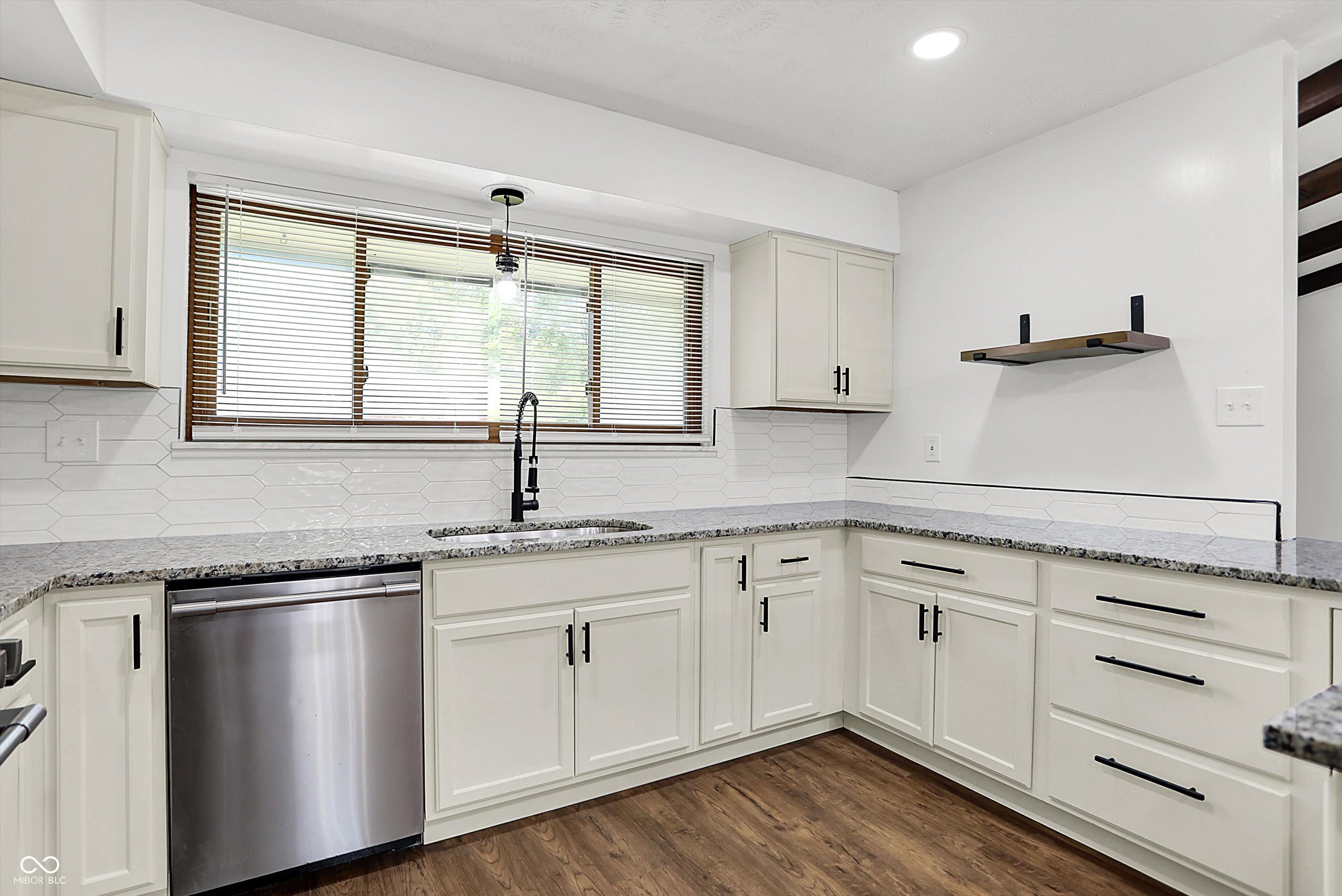7836 Lieber Road Indianapolis, IN 46260 - Photo 17 of 41 Gallery Image 17