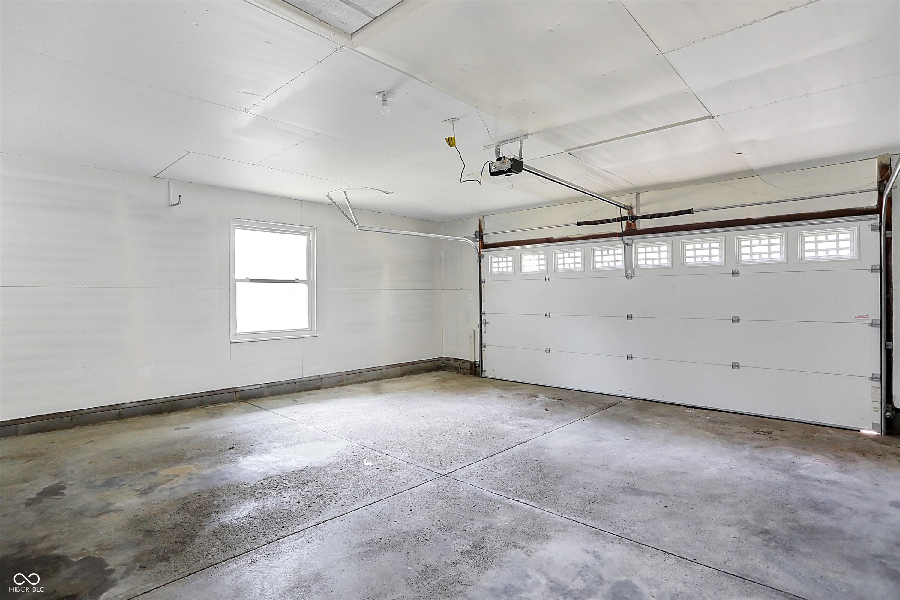 7836 Lieber Road Indianapolis, IN 46260 - Photo 34 of 41 Gallery Image 34