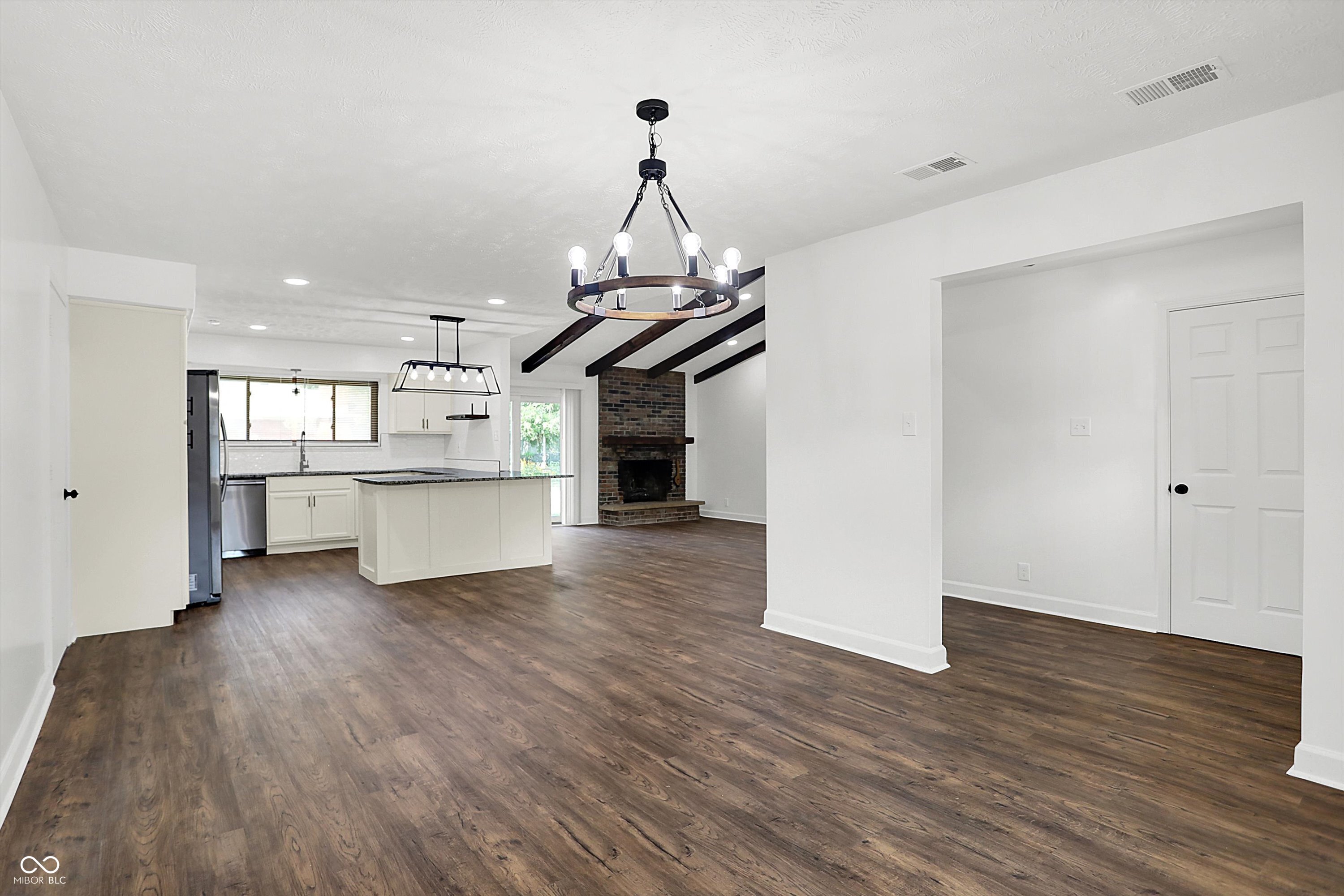 7836 Lieber Road Indianapolis, IN 46260 - Photo 10 of 41 Gallery Image 10