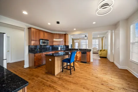 $6,000 | 408 North White Deer Trail, Vernon Hills, IL 60061