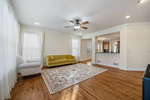 $6,000 | 408 North White Deer Trail, Vernon Hills, IL 60061