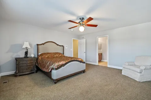 $6,000 | 408 North White Deer Trail, Vernon Hills, IL 60061