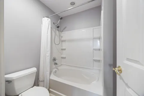 $6,000 | 408 North White Deer Trail, Vernon Hills, IL 60061