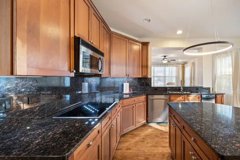 $6,000 | 408 North White Deer Trail, Vernon Hills, IL 60061