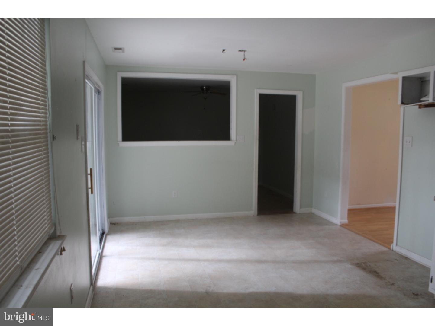 1027 South Beecham Road Williamstown, NJ 08094 - Photo 7 of 12